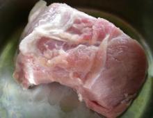 Как вкусно сварить мясо свинины