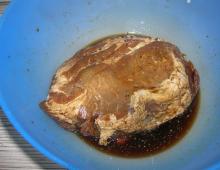 Recipes for marinated pork in the oven - boiled pork, rolls