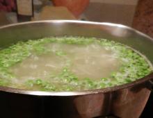 Pea soup with beef