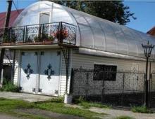 Greenhouse house, or how not to pay for vegetables and fruits